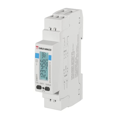 Carlo Gavazzi 1-faset MID-B energimåler til 45 A med ModBus, set skråt forfra med LCD-display og tilslutningsdiagram på siden.