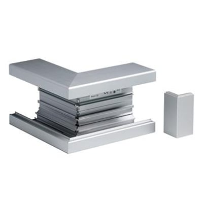 Schneider Electric yderhjørne YH 123 i eloxeret aluminium til FrontLine installationskanaler, vist med en lille separat del.