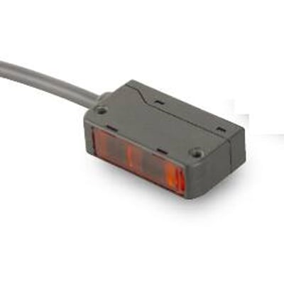 Omron fotoelektrisk sensor E3S-LS3PW-M5J i grå plast med 0,3m kabel og rød linsedetalje, isoleret på hvid baggrund.