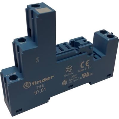 Finder sokkel type 97.01 med mærkning for 16A 250V, 12A/70°C og 16A/50°C på blå plast.