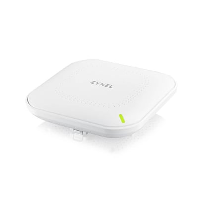 ZyXEL Access Point WiFi 6 AP NWA50AXPRO AX3000 Nebula Flex med grønt LED-lys på hvid baggrund.