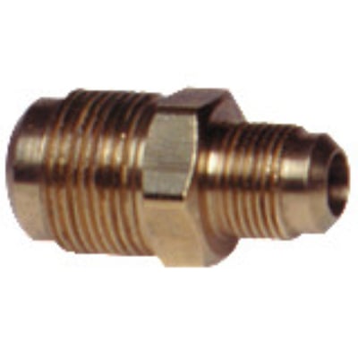 Refco nippel UR2-86 med 1/2" x 3/8" flaretilslutning i messing på hvid baggrund.