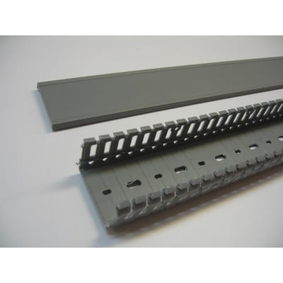 Legrand ledningskanal i grå RAL 7030, B60 x H40 mm, vist med bund og separat låg. PVC materiale.