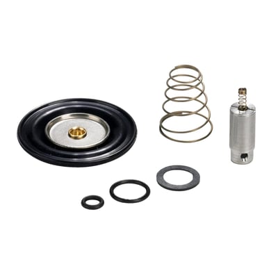 Detaljeret visning af Danfoss EV220A reservedele; membran, fjeder og metalcylinder med pakninger i et professionelt produktfoto.