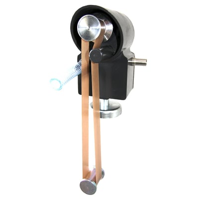 Olieskimmer 2430E med 29 mm båndbredde, viser enheden med et lyseblåt gennemsigtigt rør og et beige skimmerbånd.