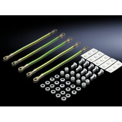 Rittal VX IT potentialeudligningssæt Plus med fem grønne kabler, skruer, møtrikker og spændeskiver på sort baggrund.