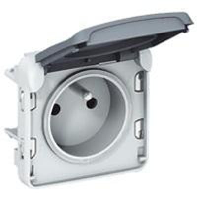 Legrand Plexo udtag i grå og hvid med åbent dæksel, viser 2P+J stik med pindjord, IP55-klassificeret.