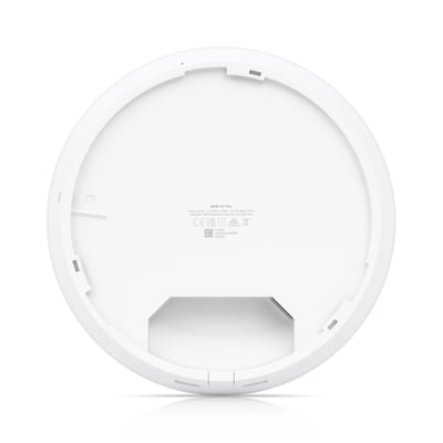 Ubiquiti U7 Pro WiFi 7 AP bagside, viser monteringsdetaljer og serienummer i hvid plast.