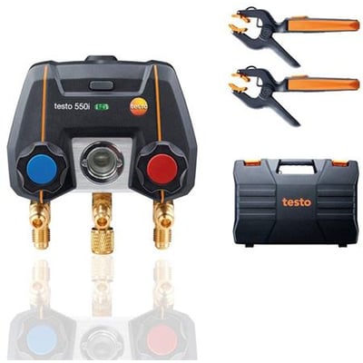 Testo 550i Smart Kit med app-betjent kølemanifold, to testo 115i klemmetermometre og sort testo kuffert.