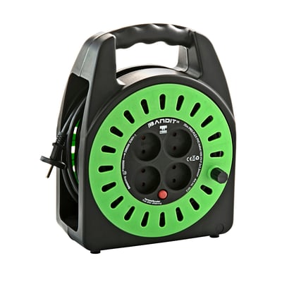 Sort kabeltromle med 25m ledning, 4 udtag uden jord, grøn front og sort håndtag.