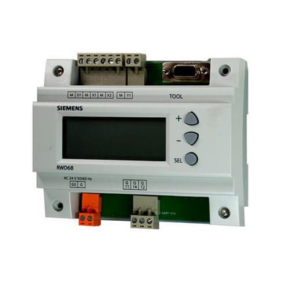 Siemens RWD68 universal regulator i hvidt plast med et LCD display, knapper og diverse terminalforbindelser.