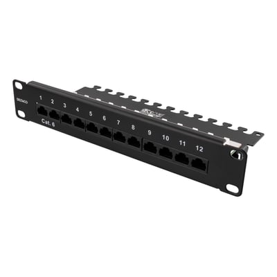 DELTACO 10-PATCH16 patchpanel med 12 Cat6 UTP RJ45 porte i sort metal og monteringshuller, vist på hvid baggrund.