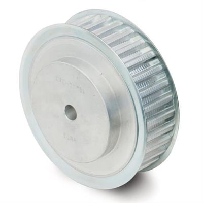 Tandremskive i aluminium til 32 mm rem, T10 med 24 tænder, set skråt med tandkrans, nav og flanger.
