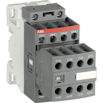 ABB NF44E-14 hjælperelæ med 8 poler og 4NO+4NC, set skråt forfra med synlige tilslutningsklemmer.