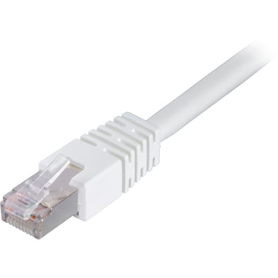 Deltaco Cat6 patchkabel med F/UTP skærmning, 1 meter lang og hvid, vist fra stikket.