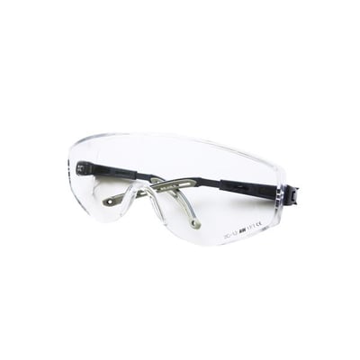 Activewear 4010 Blade sikkerhedsbrille med klar, ridsefast linse, vist udenpå almindelige briller.