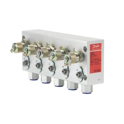 Danfoss MBV 5000 testventil med fem tilslutninger og detaljeret mærkning, vist med produktlogo.