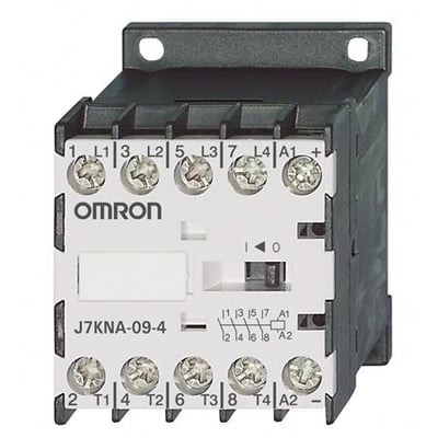 Omron J7KNA-09-4 kontaktor med 4 poler og 230 VAC spole, viser terminaler og modelnummer.