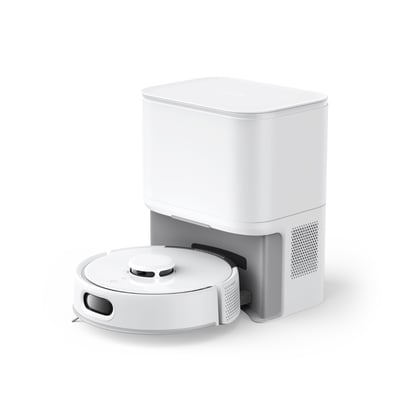 SwitchBot K10+ Pro robotstøvsuger forbinder til sin hvide støvopsamlingsbase, der er placeret på en neutral baggrund.