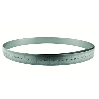 Diesella fleksibel stållineal på 3 meter i rustfrit stål, 1 mm tyk, med mm og 1/2 mm gradering.