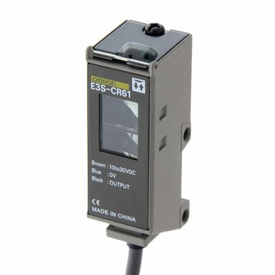 Omron fotoelektrisk sensor E3S-CR61 med 2 meter kabel, retroreflekterende funktion og DC 3-leder NPN/PNP udgang.
