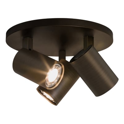 Astro Lighting Ascoli Triple Round spotlampe i bronze med tre kipbare spotarme, hvoraf én lyser.