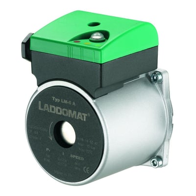 Reservedelspumpe LM9A til Laddomat 21-60 med grønt topdæksel og sølvfarvet pumpehus med tydelig mærkning.