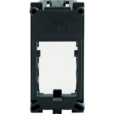 Niko 9.1 enkelt adapter til RJ45 datakonnektor set fra en let vinkel, viser den tomme ramme og Niko branding.