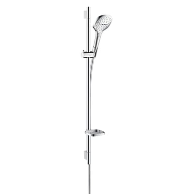 Komplet Hansgrohe Raindance Select E120 brusersæt i krom med 90 cm bruserstang, firkantet håndbruser og sæbeskål på hvid baggrund.