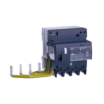 Schneider Electric PFI modul NG125, 125A, 4P, med justerbar følsomhed fra 0,3-3A SD, set fra siden med gule samleskinner.