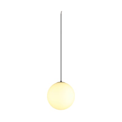 SLV SUN 30 PD pendel i mat sort, vist som en komplet lyskugle i et fuldt hængende design.