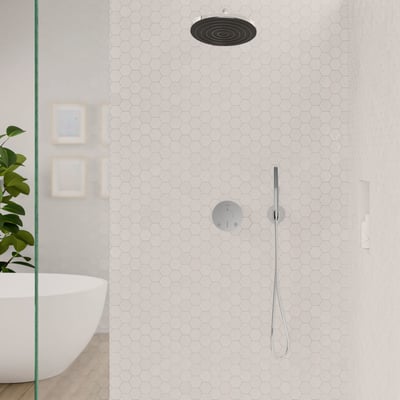 Hansgrohe Ecostat Comfort S Pulsify S indbygningspakke i krom, vist i et moderne badeværelsesmiljø med badekar.
