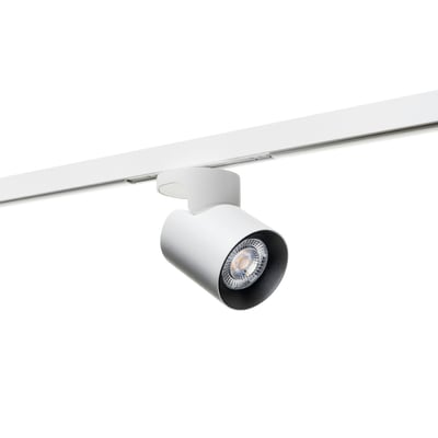 SG Armaturen Zip Aneto Mini Spot i hvid aluminium med 2700K varmt hvidt lys, monteret på hvid skinne.