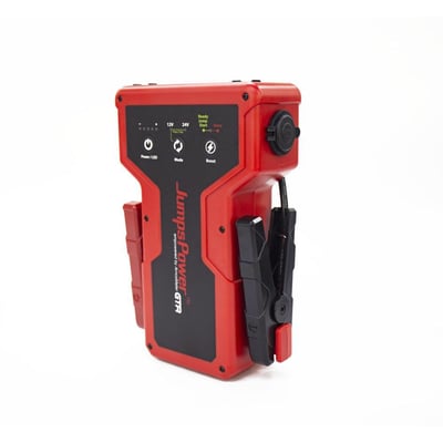 Detalje af JumpsPower GTR boosterens topkontrolpanel med knapper til strøm, mode og boost samt indikatorlys for 12V og 24V.