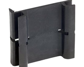 Detaljeret billede af Schneider Electric højdetilpasningsstykke GV1F, fokuserer på plastens tekstur og clipsmekanismen for montering.