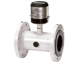 Siemens SITRANS F M MAG 8000 CT DN65 flowmåler med hvidt hus og flanger, sort sensorhoved med label.