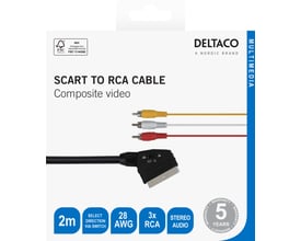 Emballagen til Deltaco SCART til composite-kabel viser sorte ledninger, tre farvede RCA-stik og SCART-stik med kontakt.