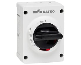Hvid Katko sikkerhedsafbryder, 4-polet, 16A, IP66, vist med sort betjeningshåndtag i OFF position og rød nødstopsknap.