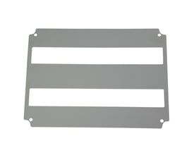 Fibox dækplade 264x363x2 mm i grå med tre rektangulære udskæringer, passer til DIN-indsats.