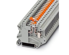 Nærbillede af Phoenix Contact knivskilleklemme, der viser den interne kobberforbindelse og skruemekanismen.