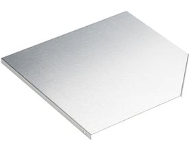 Schneider Electric låg til 90° hjørne, 100mm bredt og 1mm tyndt, el-forzinket metal med en skinnende overflade.