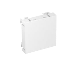 Hvidt OBO Bettermann blænddæksel på 45 mm bredde for Modul 45 RAPID systemet, vist fra siden med klik-beslag tydeligt fremhævet.