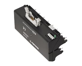 Weidmüller interfaceadapter til relæ med 10-polet stik og lang låsearm, set skråt ovenfra med sorte hus og grøn indikator.