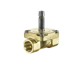 Nærbillede af Danfoss EV260B magnetventil, viser messinghusets detaljer og G ½ gevind tilslutning.