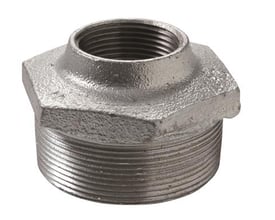 Galvaniseret nippmuffe 1/2x3/8" med udvendige gevind og en indvendig gevinddiameter, perfekt til VVS-installationer.