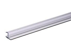 Svedbergs Skoga tætningsliste til dør i 10 x 2000 x 40 mm, vist på skrå med den profilerede ende synlig.
