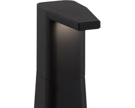 Gado pullertarmatur i sort pulverlakeret stål til Tower mast, 12W LED 3000K, med asymmetrisk lysfordeling og klar polycarbonat afskærmning.