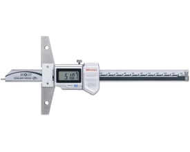 Mitutoyo ABSOLUTE dybdemål Digimatic IP67, 150 mm, viser digital aflæsning på 51.07 mm og skalaen op til 150 mm.