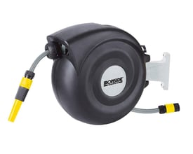 Ironside slangeopruller med 20 meter haveslange og strålespids, vist med sort opruller og gule koblinger.