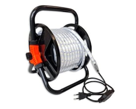 LEDlife arbejdslys med 25 meter LED-strip på tromle, sort og orange tromle med tilslutningsledning og stikprop.